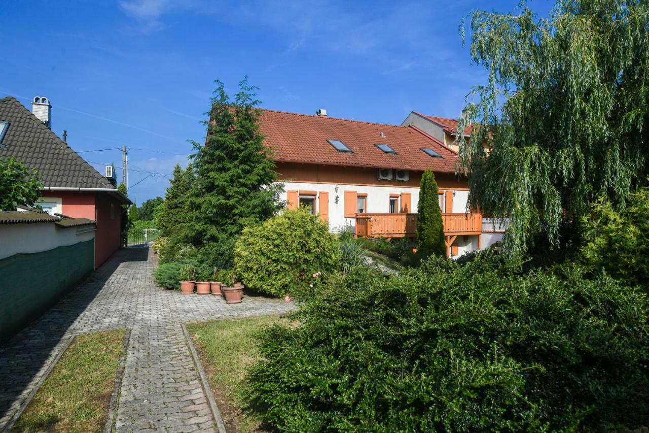 Haus Lucia Apartment Eger Exterior photo